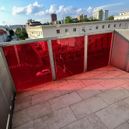 Air Conditioned 2 With Terrace, Prievozska Street Apartmán *
