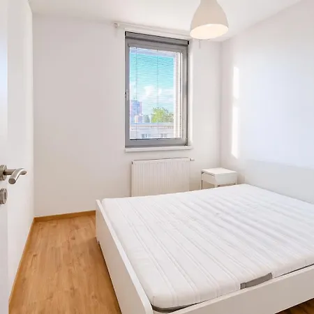 Ac 2 Room Apartment With Terrace, Prievozska *